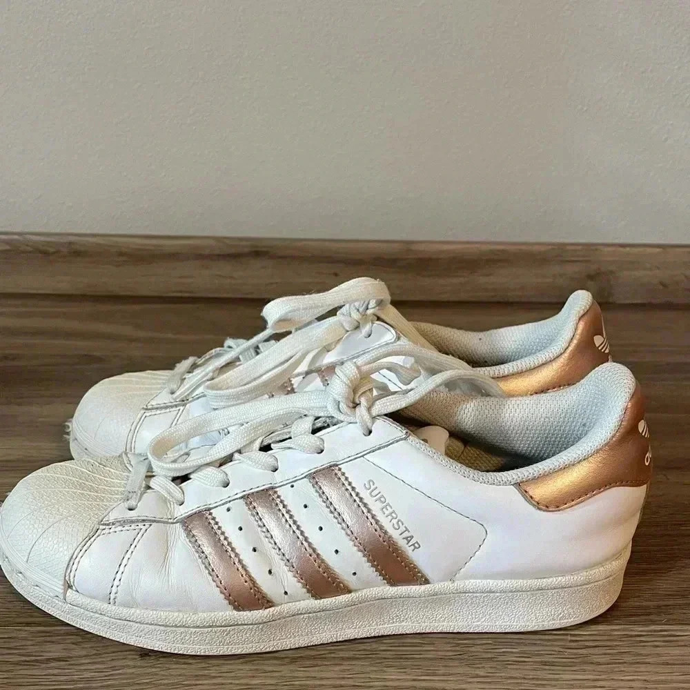 Adidas Superstar Women's Sz 6.5 - Picture 4 of 10